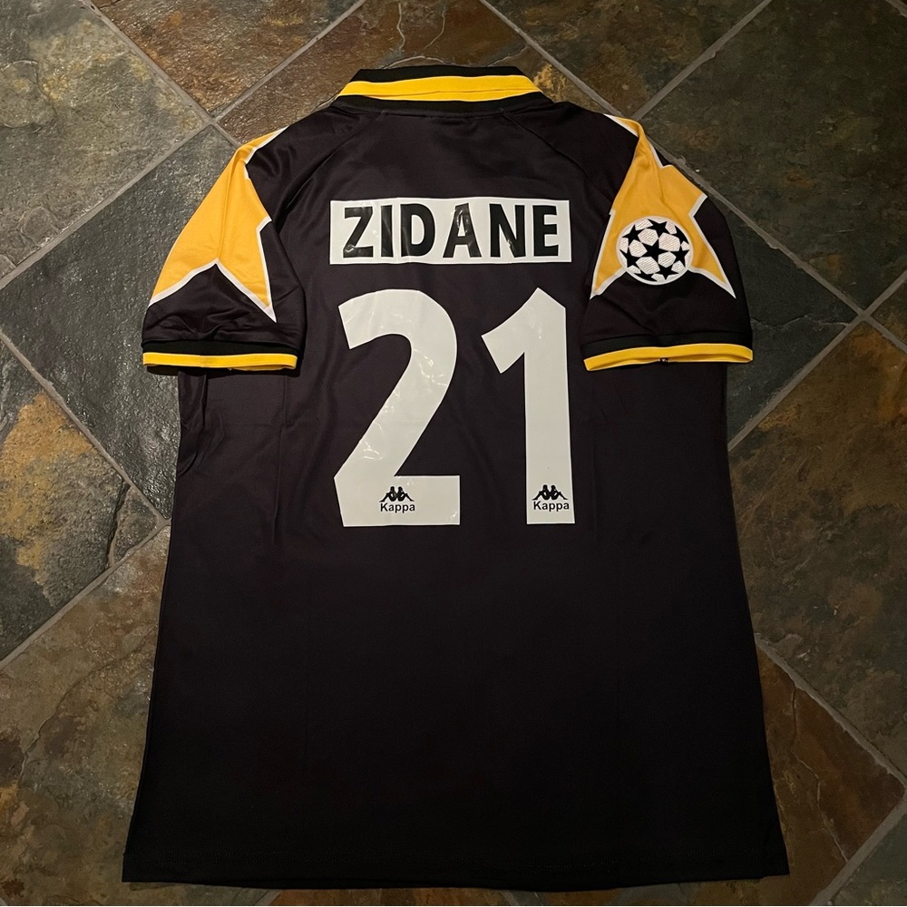Zidane #21 Juventus 96/97 away jersey ( Large)